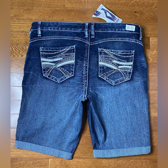 NWT Rhythm in Blues Jeans Capris Dark Blue Wash “Hourglass Slimmer” Size 16 - Picture 8 of 12